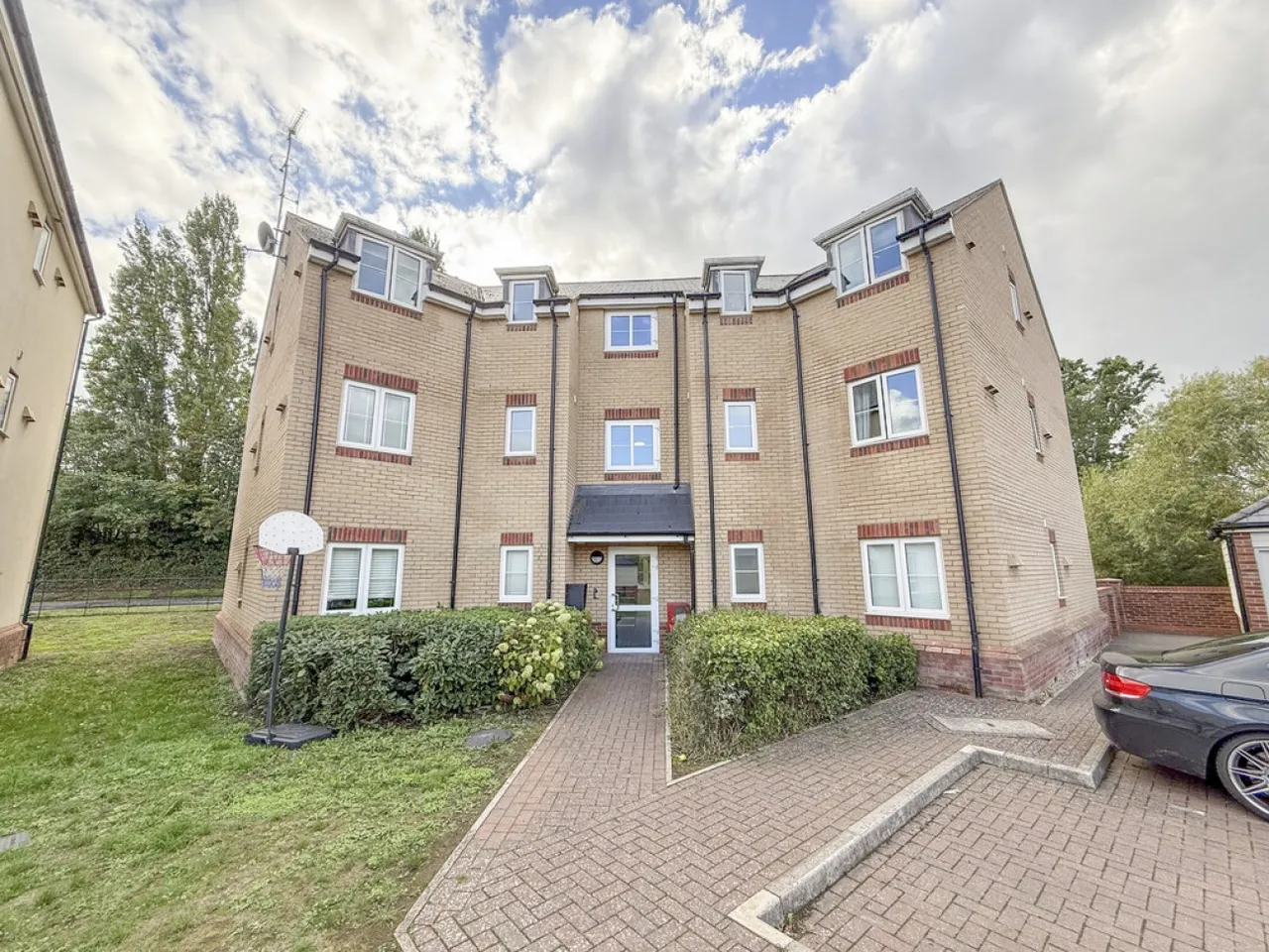 2 bed flat for sale, Turnpike Court, Stowmarket, IP14