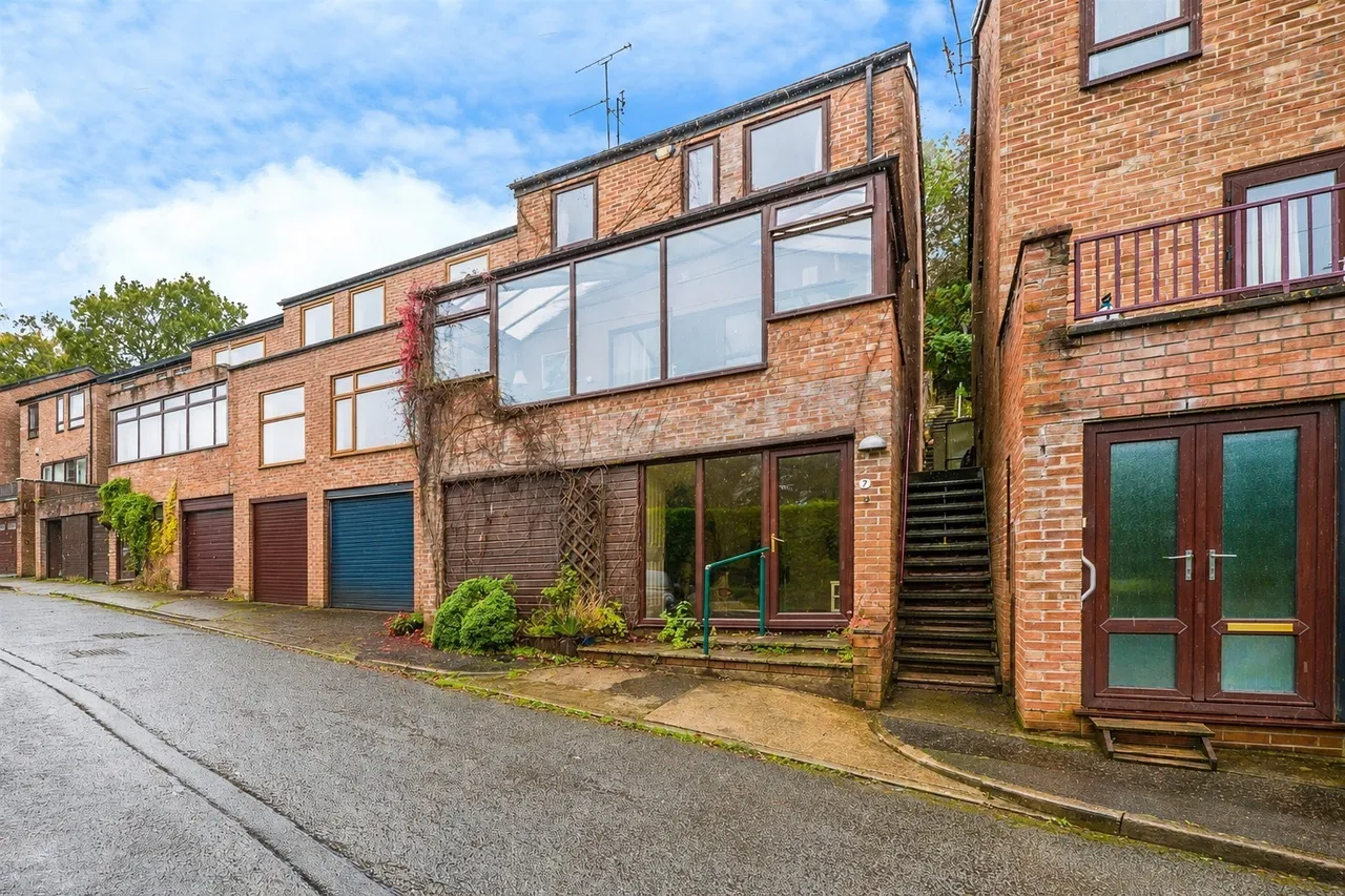 4 bed house for sale — River View Court, Cardiff