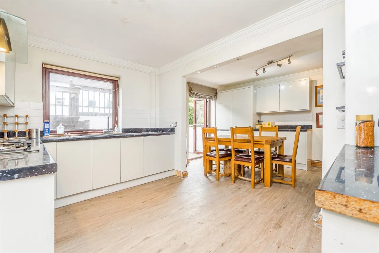 River View Court, Cardiff, photo 6