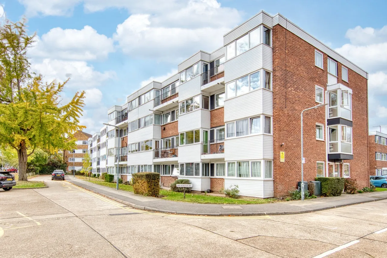 Bourne Court, Wanstead, photo 6