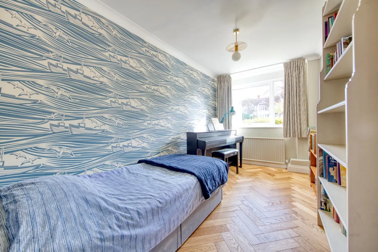 Bourne Court, Wanstead, photo 10