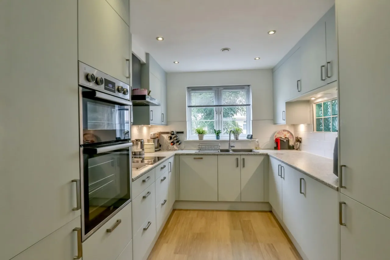 Park Close, Poole, BH15, photo 4