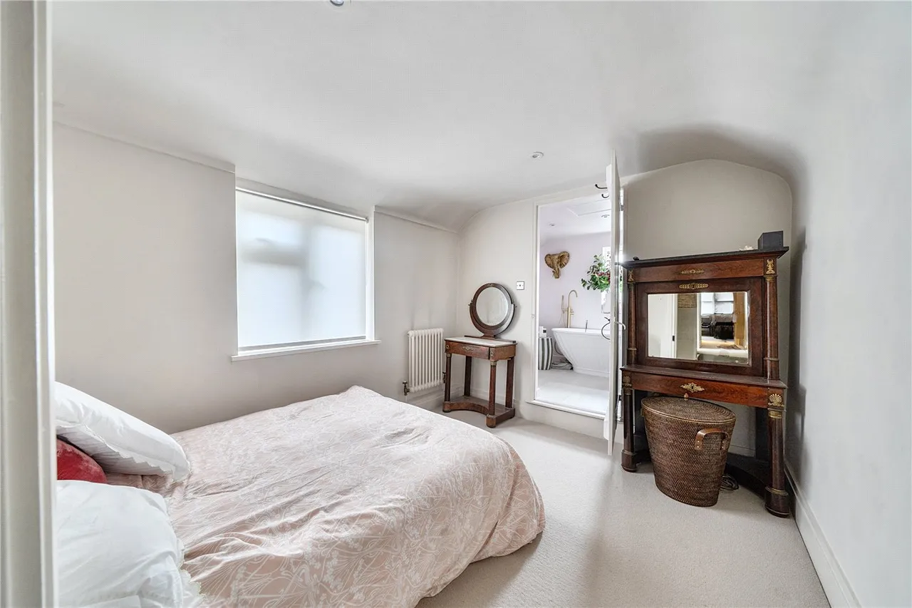 High Street, Ramsbury, Marlborough, Wiltshire, SN8, photo 4