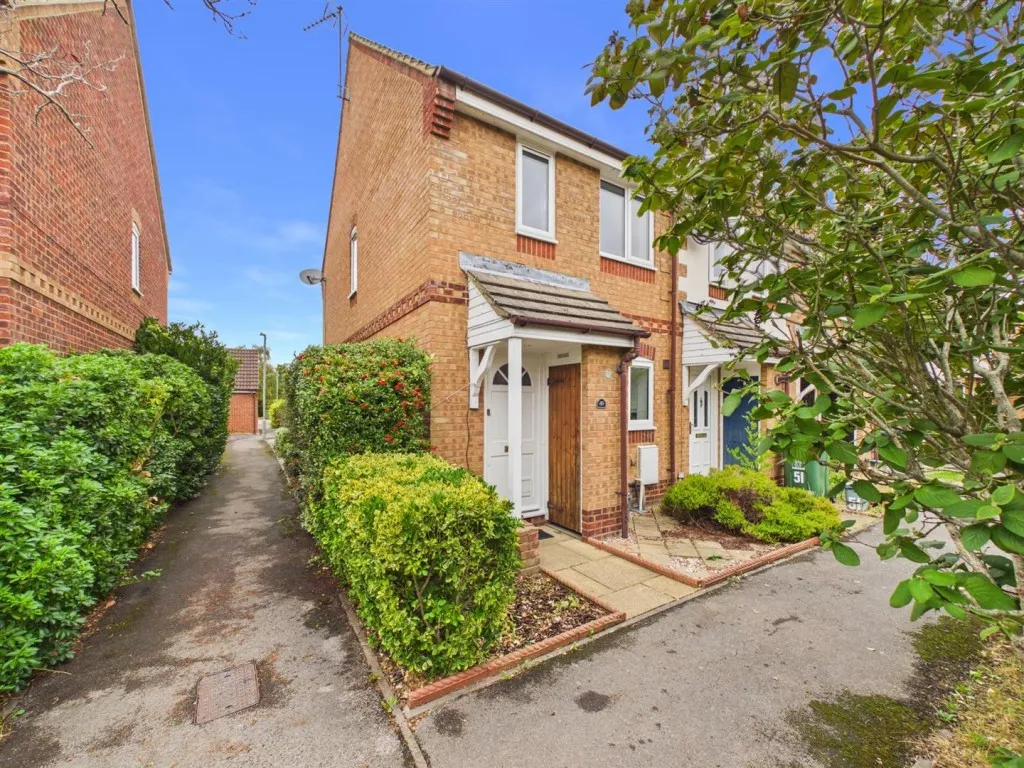 2 bed house for sale, Carnation Way, Lavender Grange