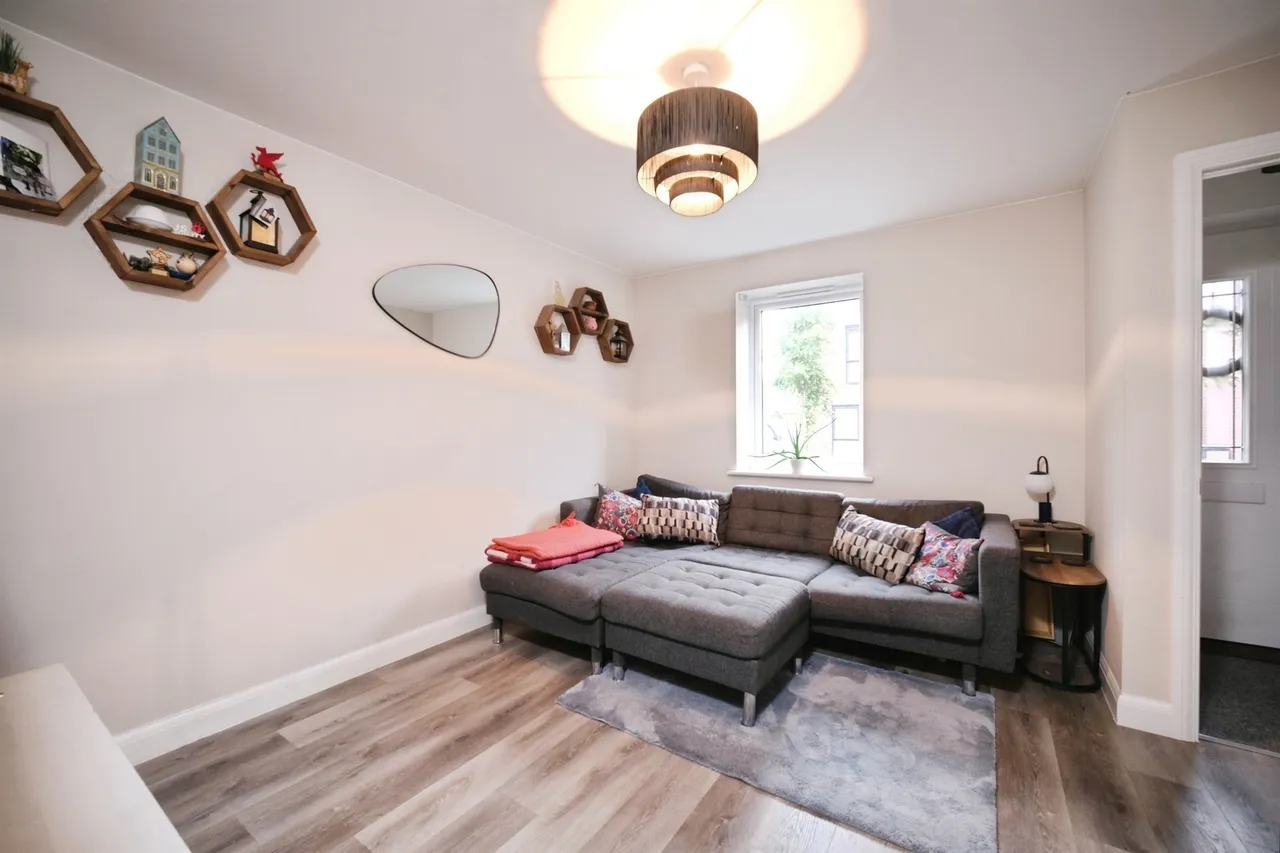 Daylily Close, Chepstow, NP16, photo 6