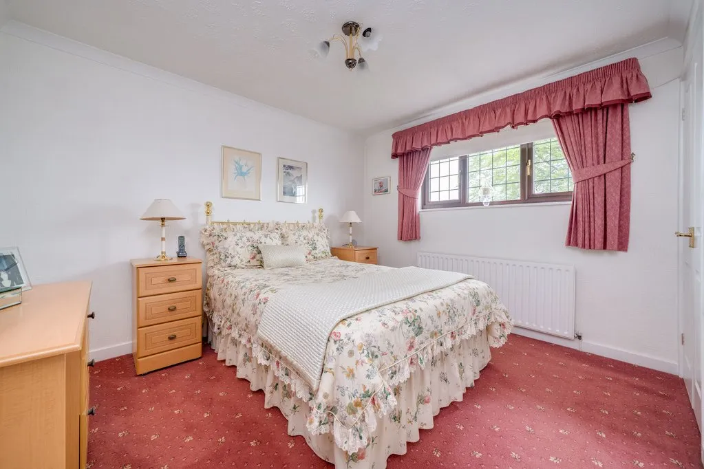 Emmet Close, Birkenshaw BD11 2LF, photo 22