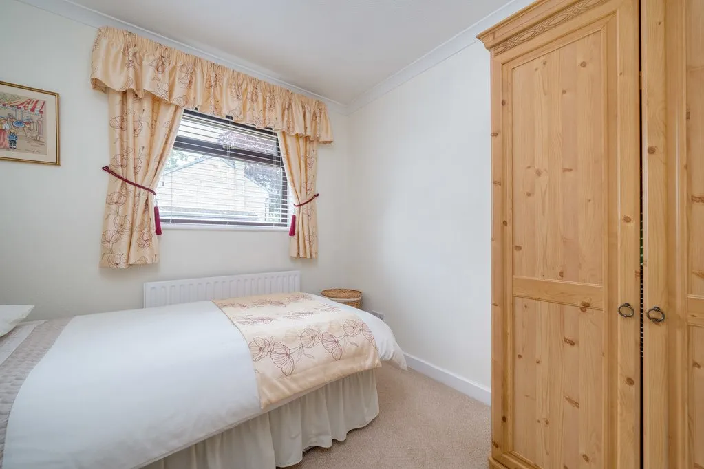 Emmet Close, Birkenshaw BD11 2LF, photo 23