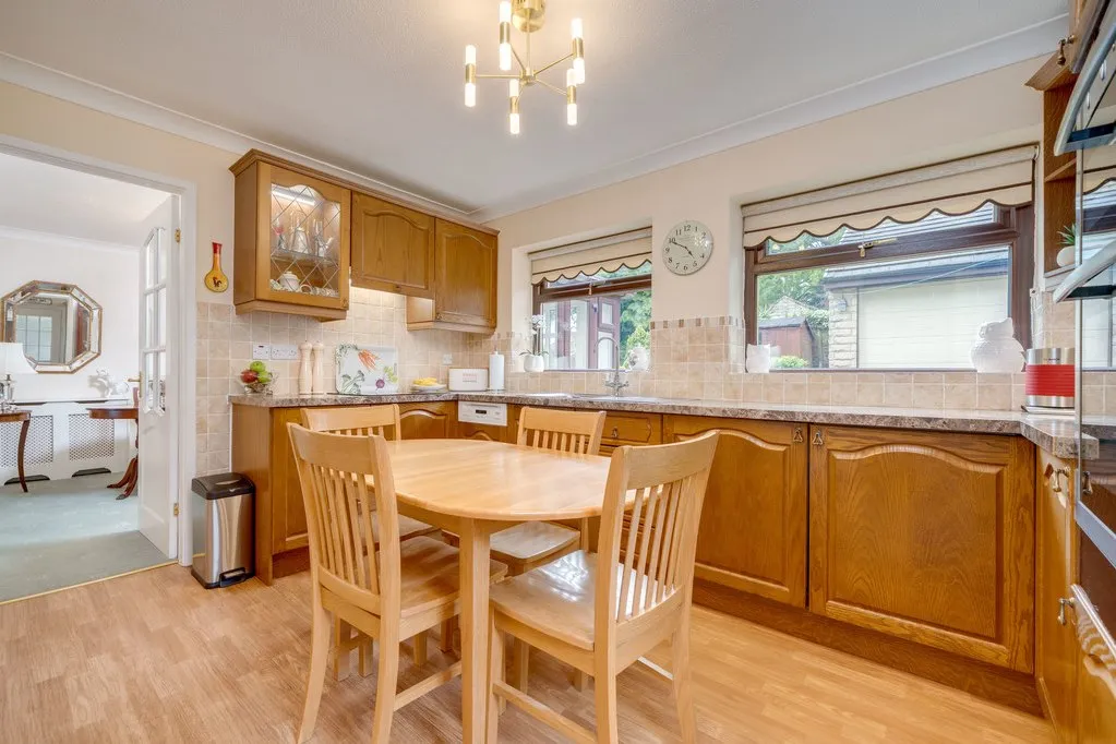 Emmet Close, Birkenshaw BD11 2LF, photo 19