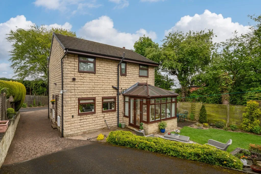 Emmet Close, Birkenshaw BD11 2LF, photo 18