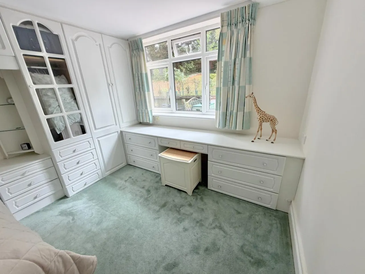 Branksome Chase, BH14, photo 12
