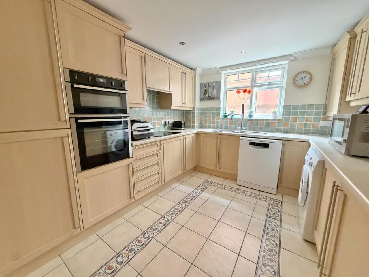 Branksome Chase, BH14, photo 10