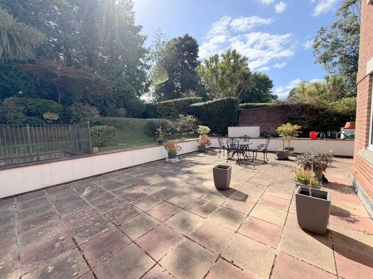 Branksome Chase, BH14, photo 6