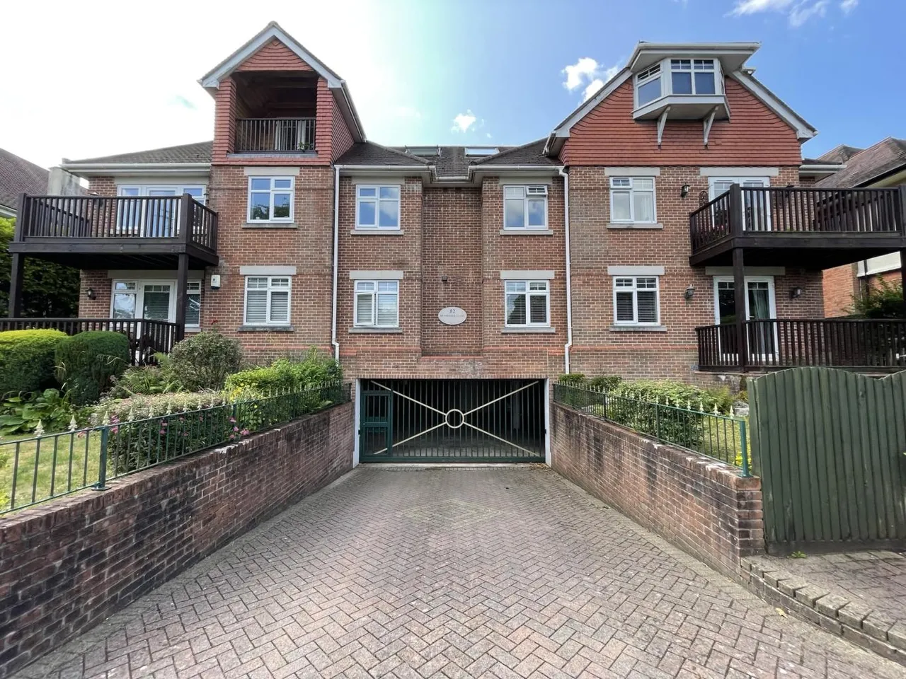 Branksome Chase, BH14, photo 18