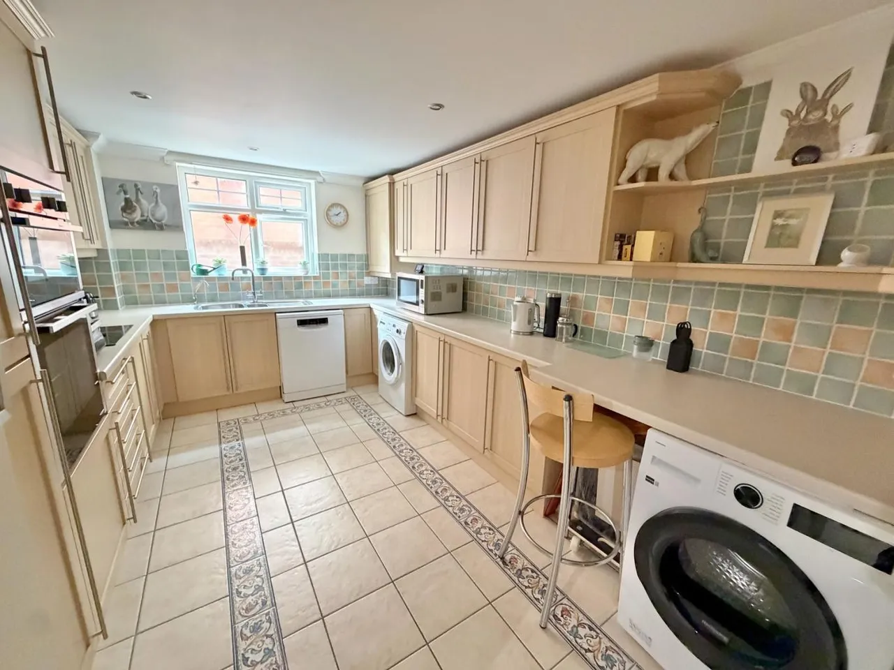 Branksome Chase, BH14, photo 9