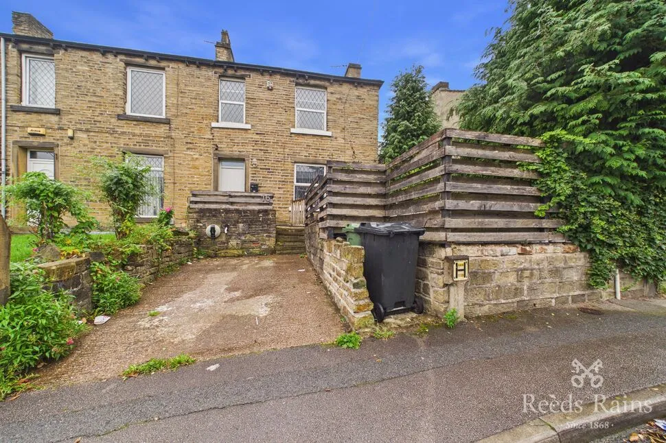 3 bed house to rent, Stile Common Road, Huddersfield, HD4