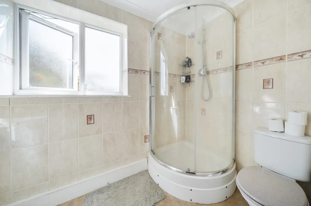 Salmons Road, Odiham, RG29, photo 12