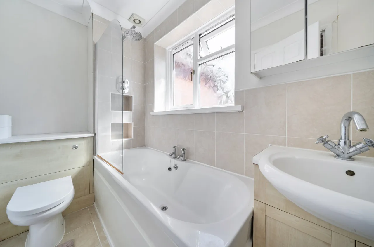 Salmons Road, Odiham, RG29, photo 11