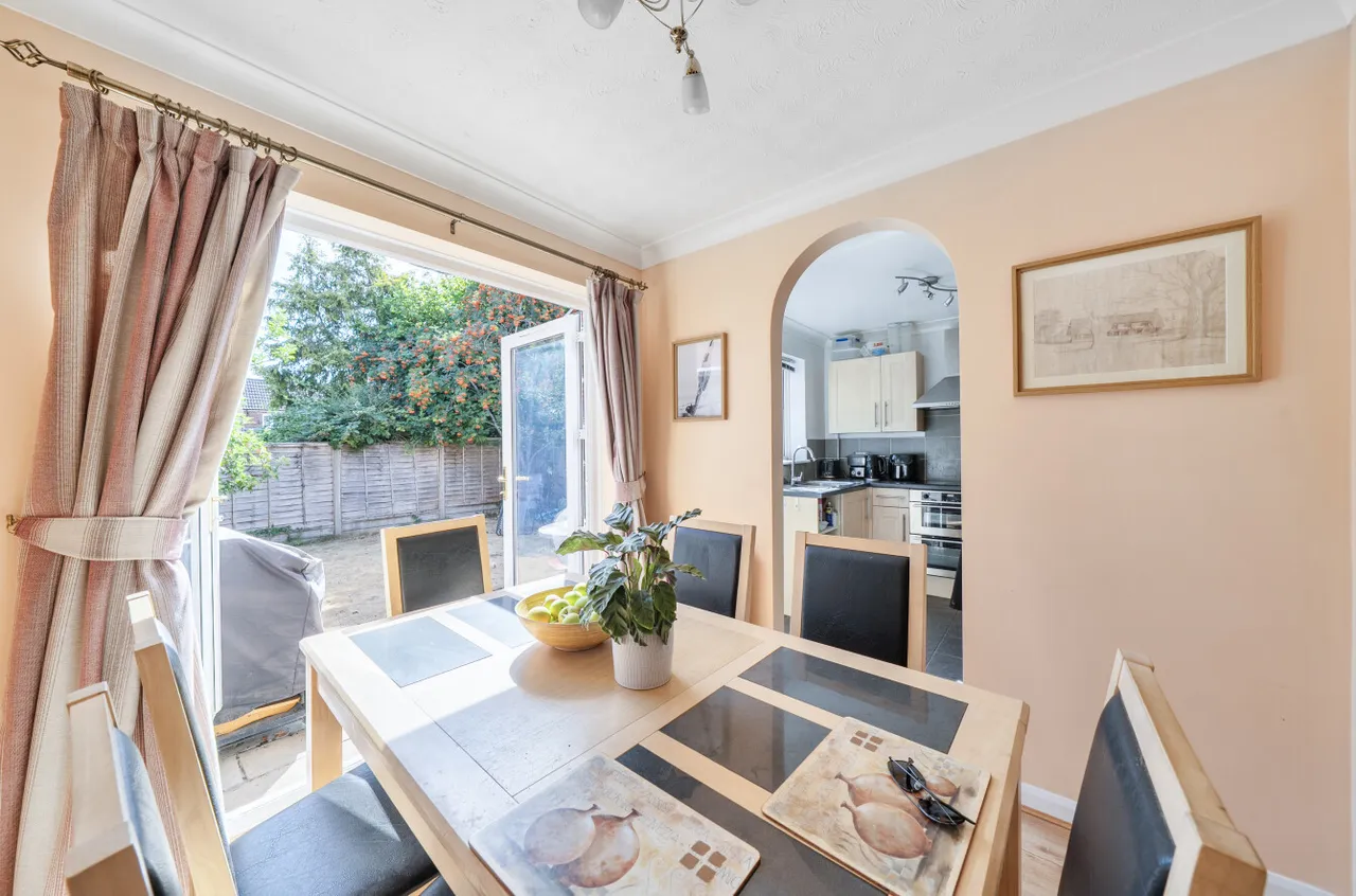 Salmons Road, Odiham, RG29, photo 4