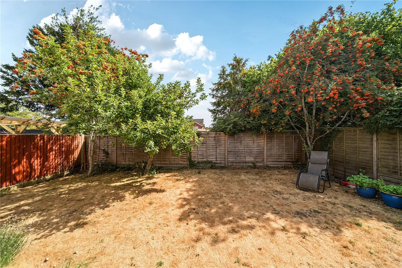Salmons Road, Odiham, RG29, photo 23