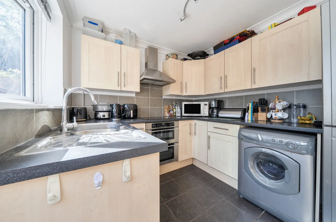 Salmons Road, Odiham, RG29, photo 21
