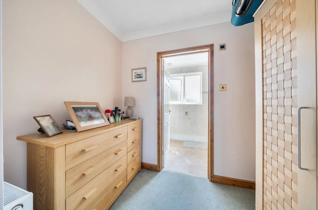 Salmons Road, Odiham, RG29, photo 13