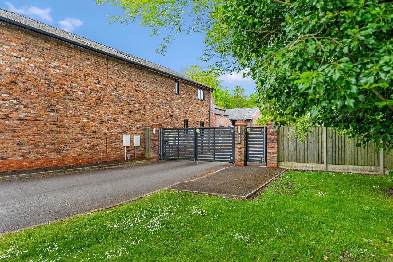 Bridge House Mews, Warrington, photo 30