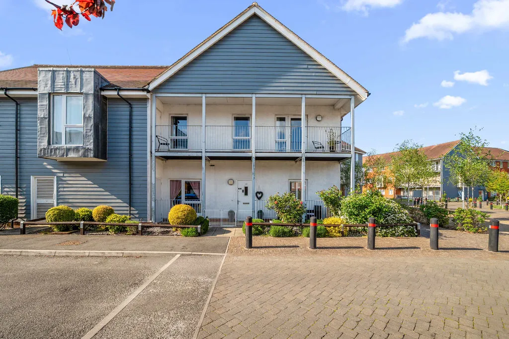 Howden Drive, Row Town KT15 1EA, photo 10