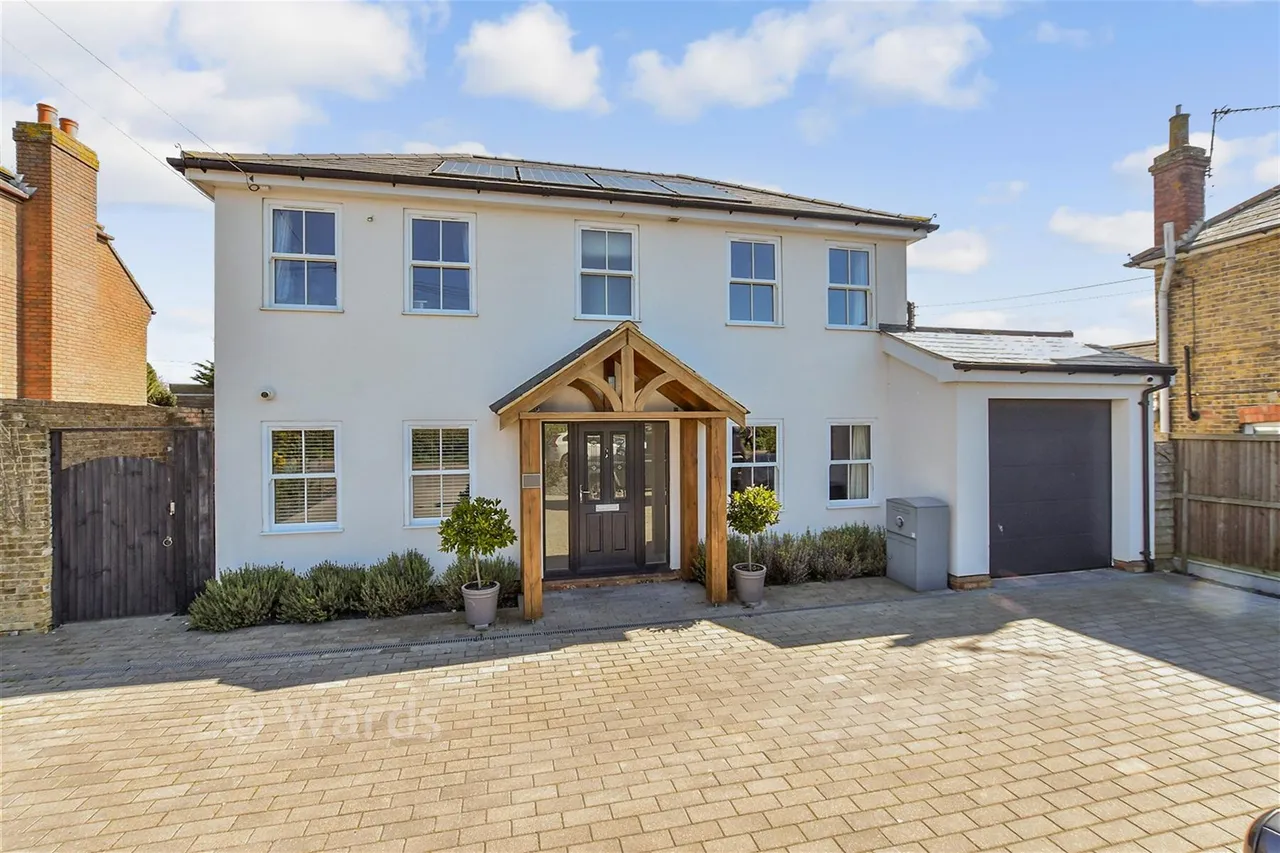 4 bed house for sale, Deal Road, Sandwich, CT13