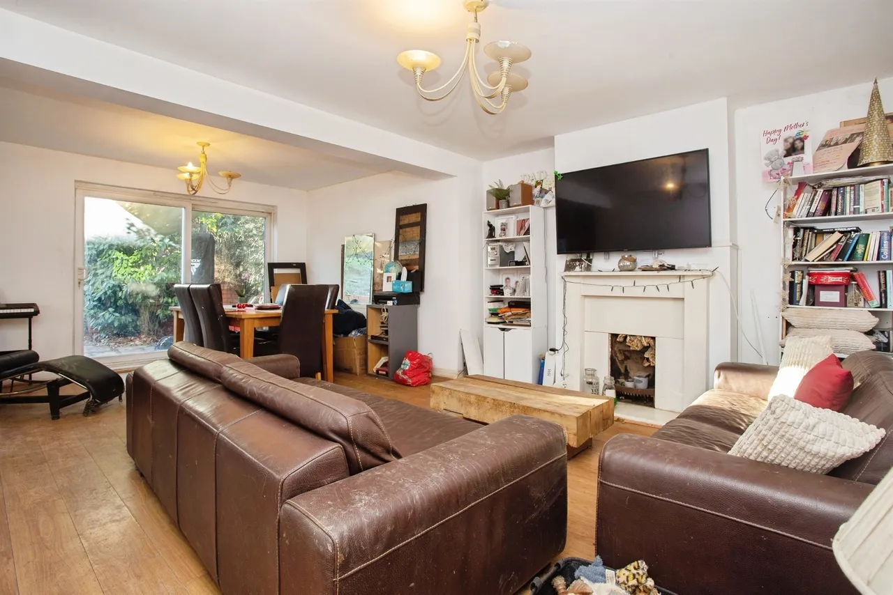 Kimble Crescent, Bushey, photo 3