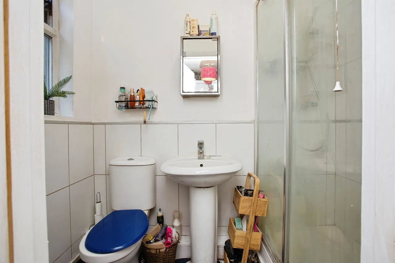 Kimble Crescent, Bushey, photo 8