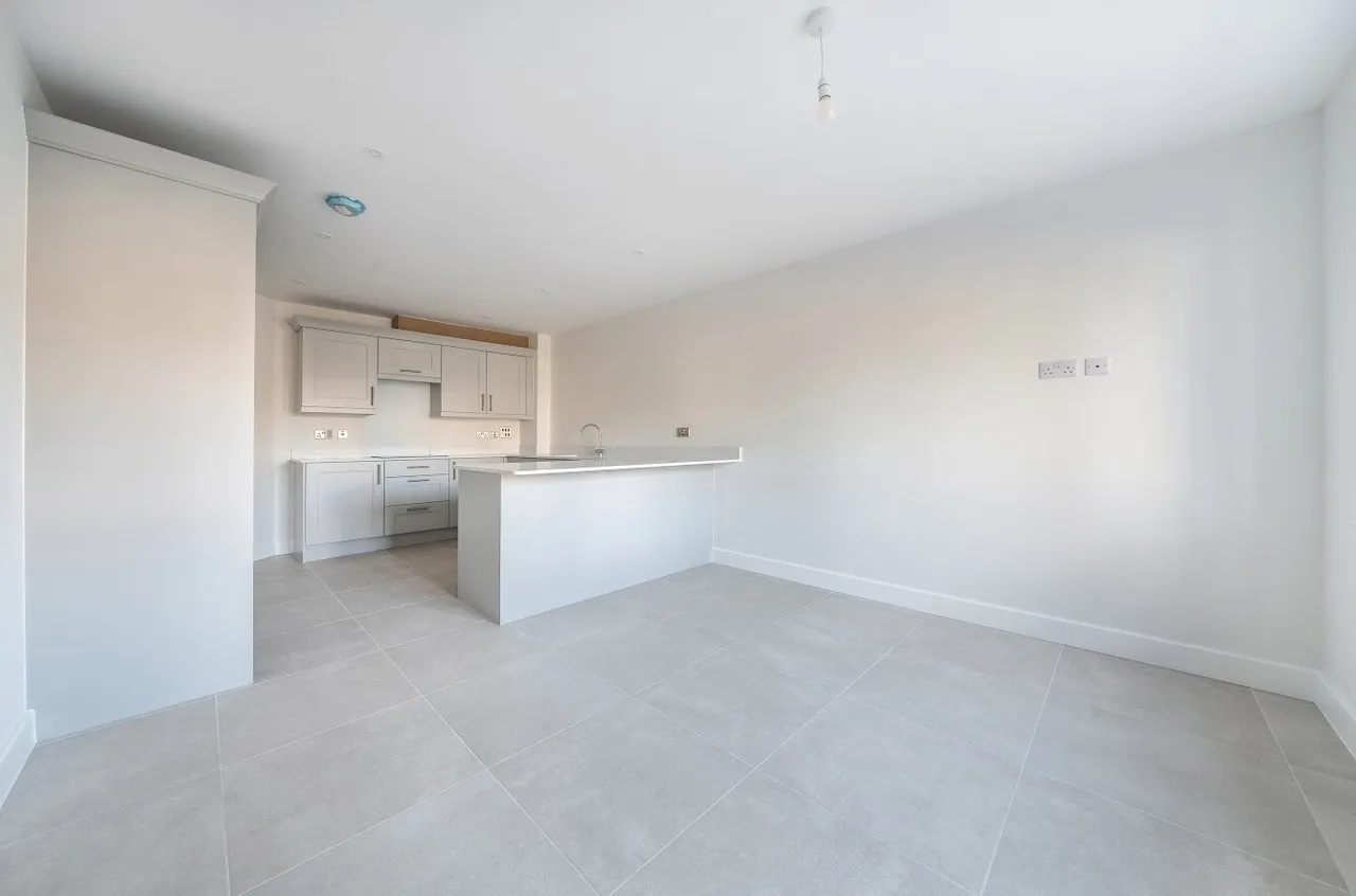 Locks Road, Locks Heath, SO31, photo 6