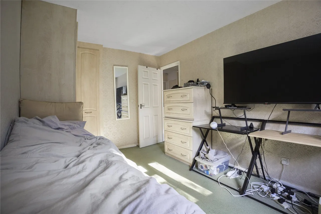 Powderham Court, Knaphill, GU21, photo 7