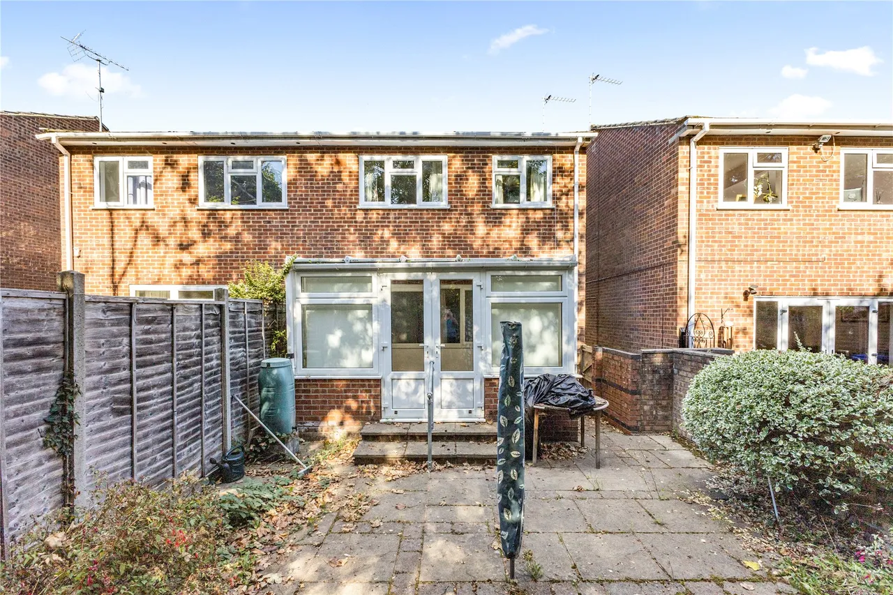 Powderham Court, Knaphill, GU21, photo 12