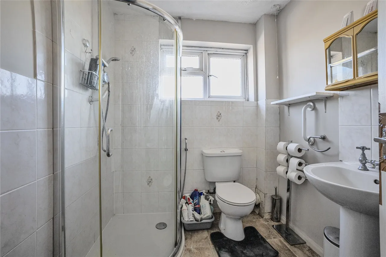 Powderham Court, Knaphill, GU21, photo 9