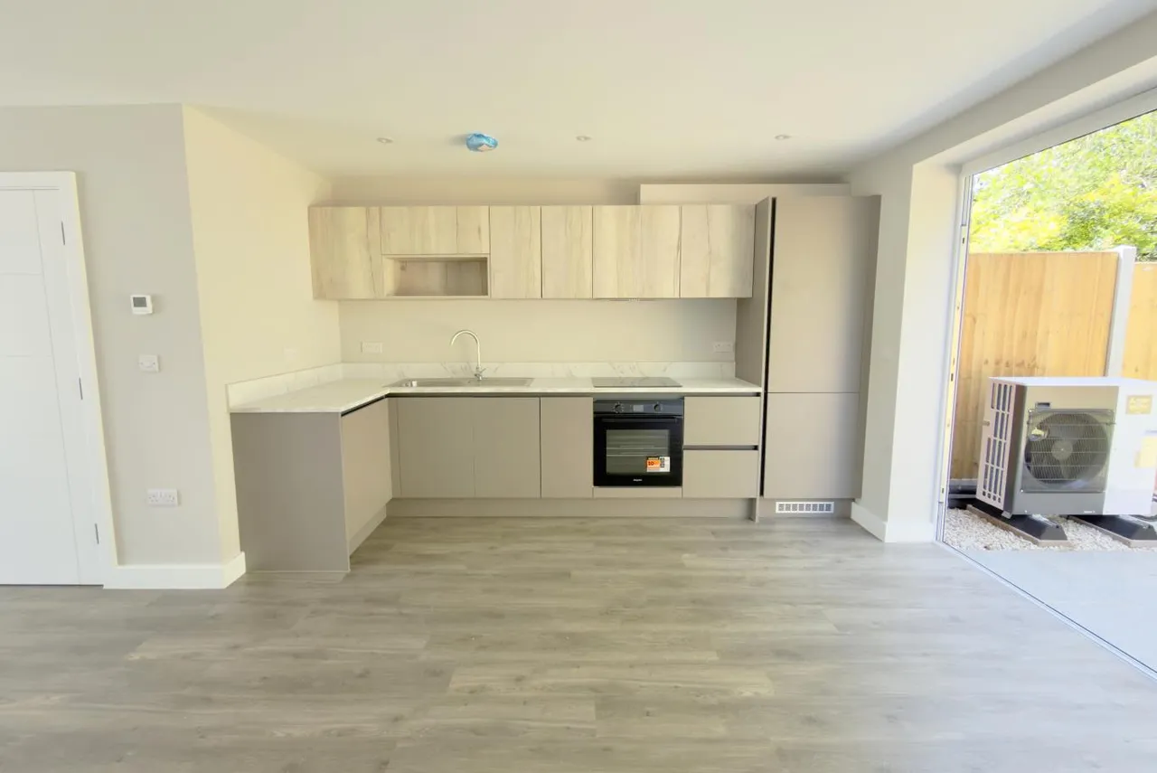 Ensbury Avenue, BH10, photo 2