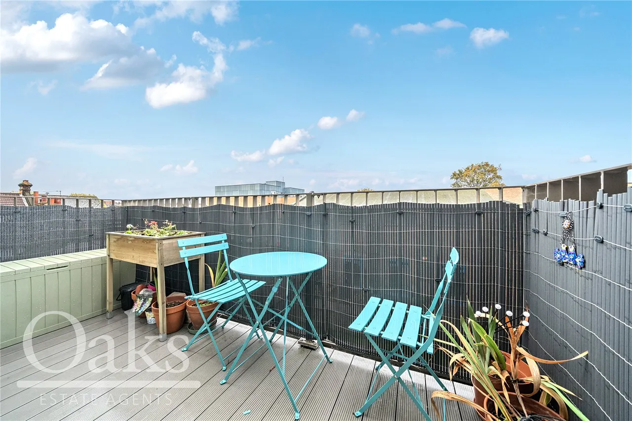 Doyle Road, South Norwood, SE25, photo 17