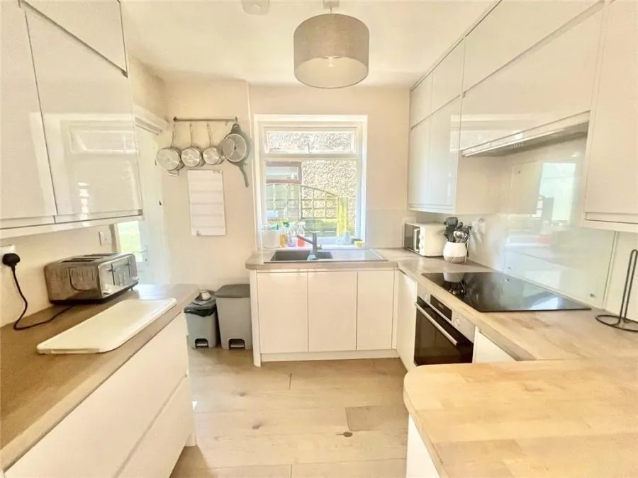 Trevor Road, Newport, PO30, photo 3
