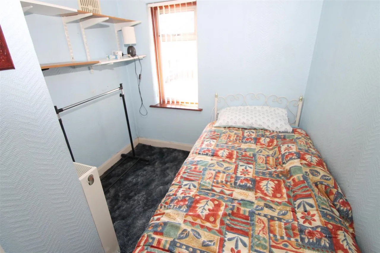Hickmans Avenue, Cradley Heath, photo 11