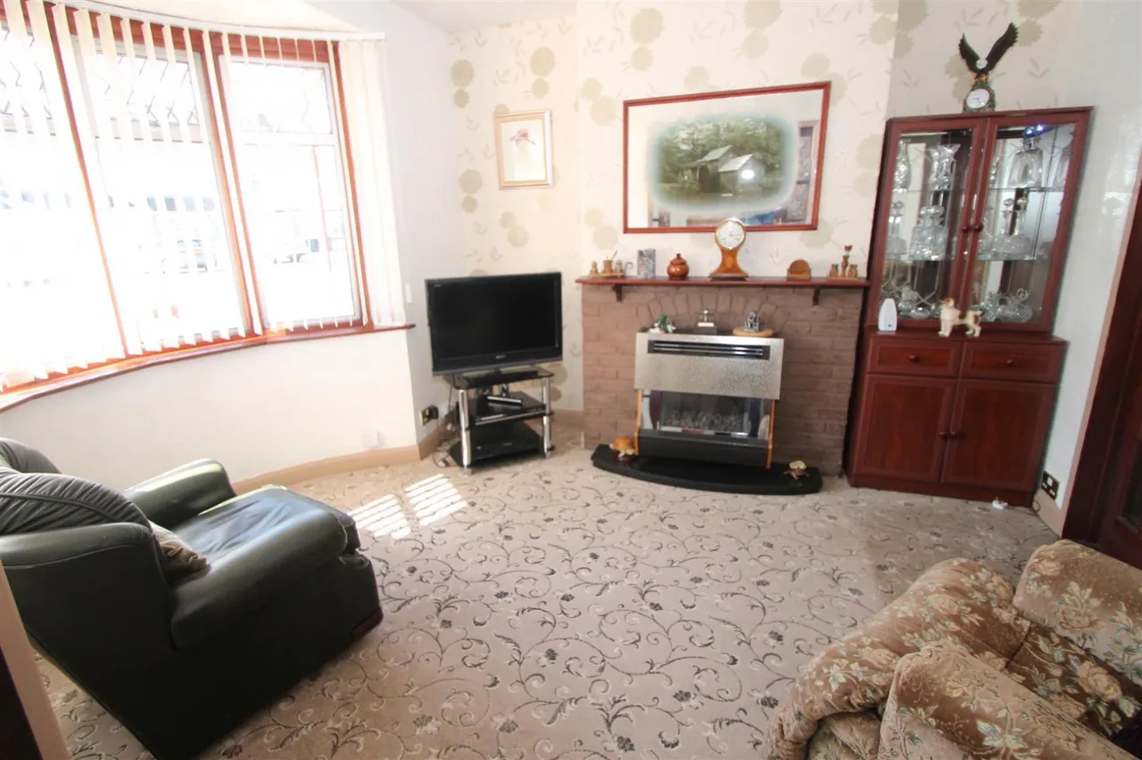 Hickmans Avenue, Cradley Heath, photo 6
