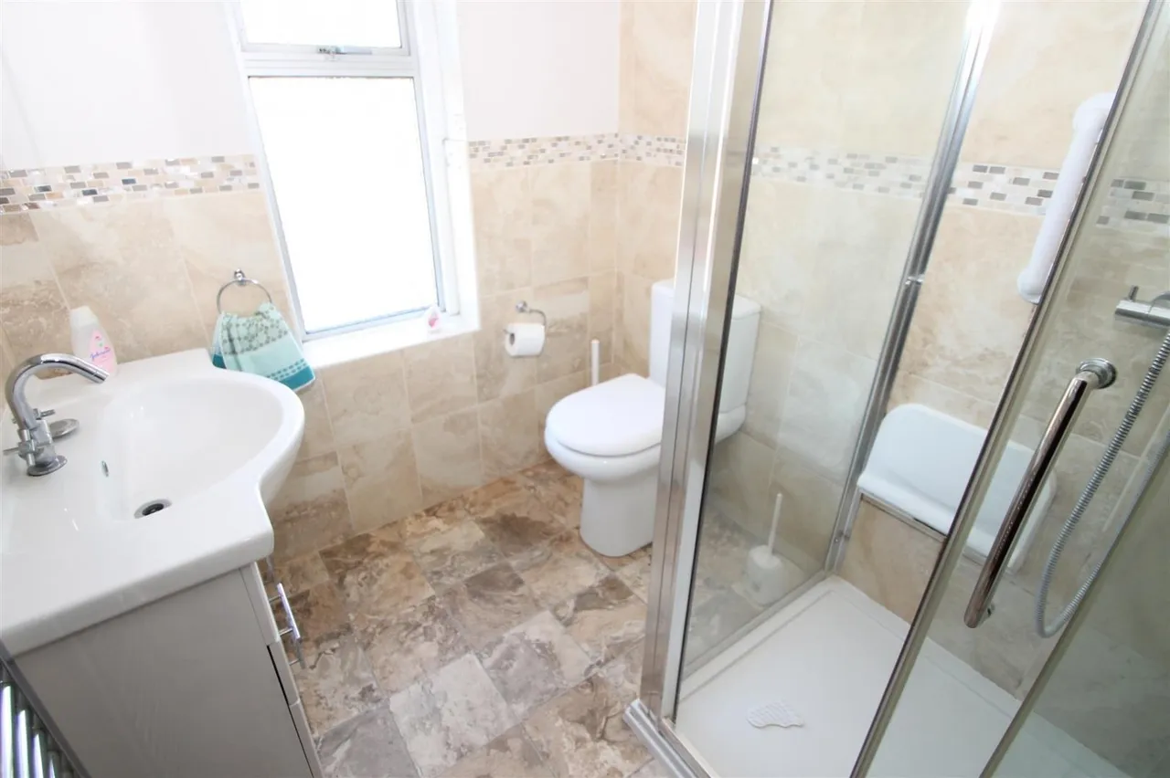 Hickmans Avenue, Cradley Heath, photo 3