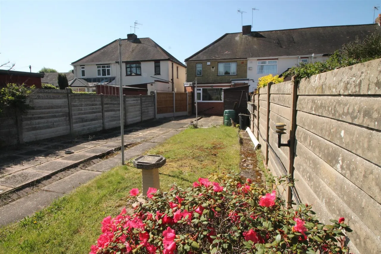 Hickmans Avenue, Cradley Heath, photo 2