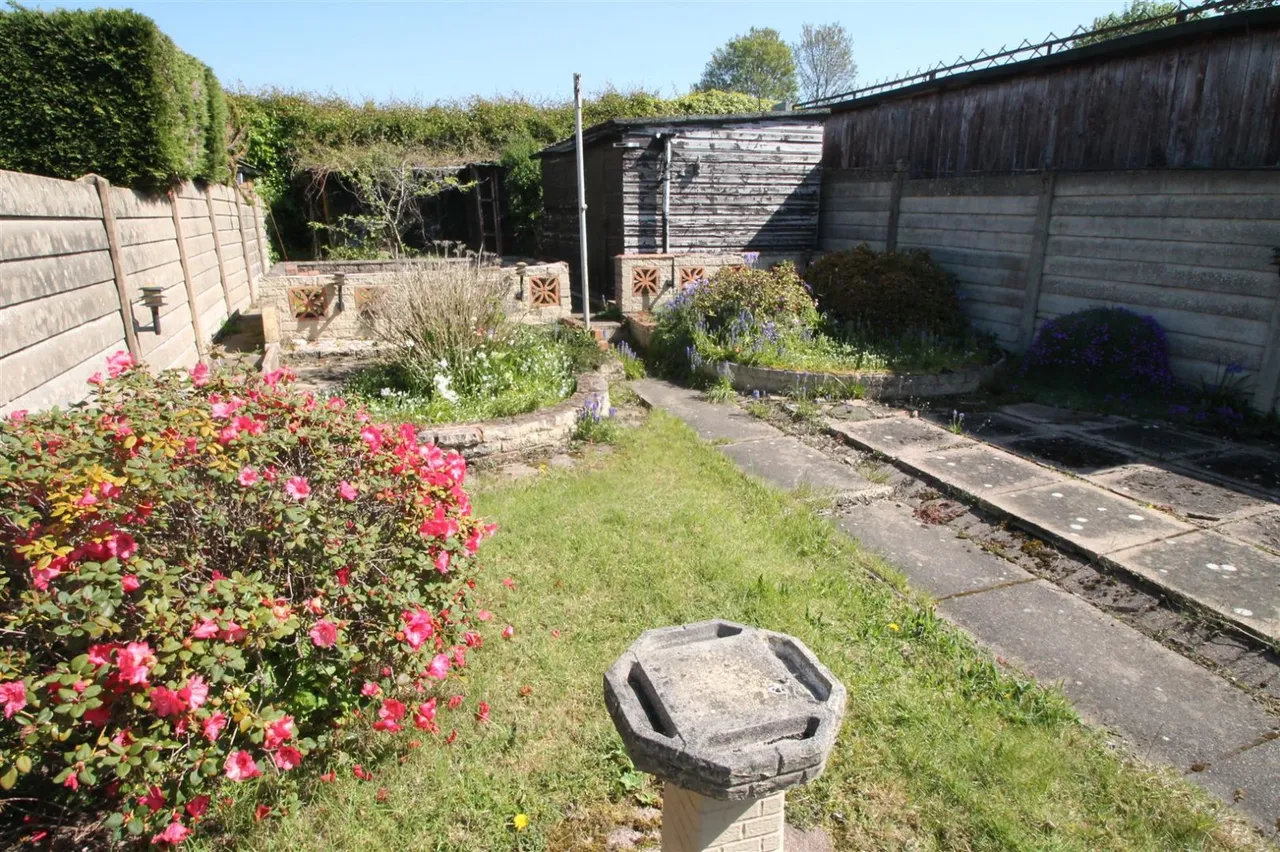 Hickmans Avenue, Cradley Heath, photo 9