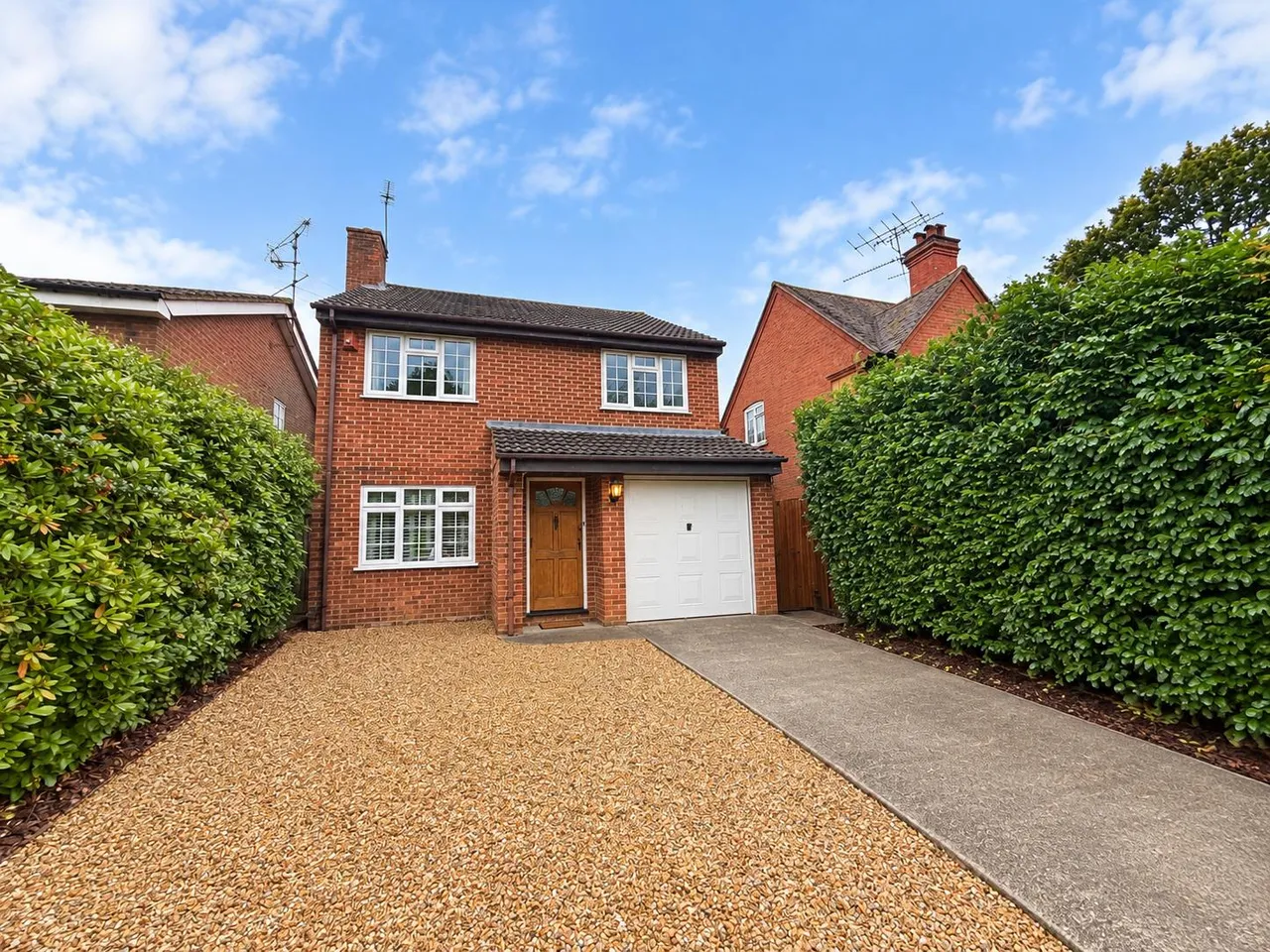 3 bed house to rent, Sandy Lane, Farnborough, GU14