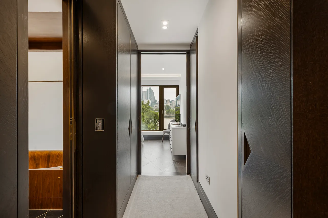 Blenheim House, Duchess Walk, Southwark, London, photo 12