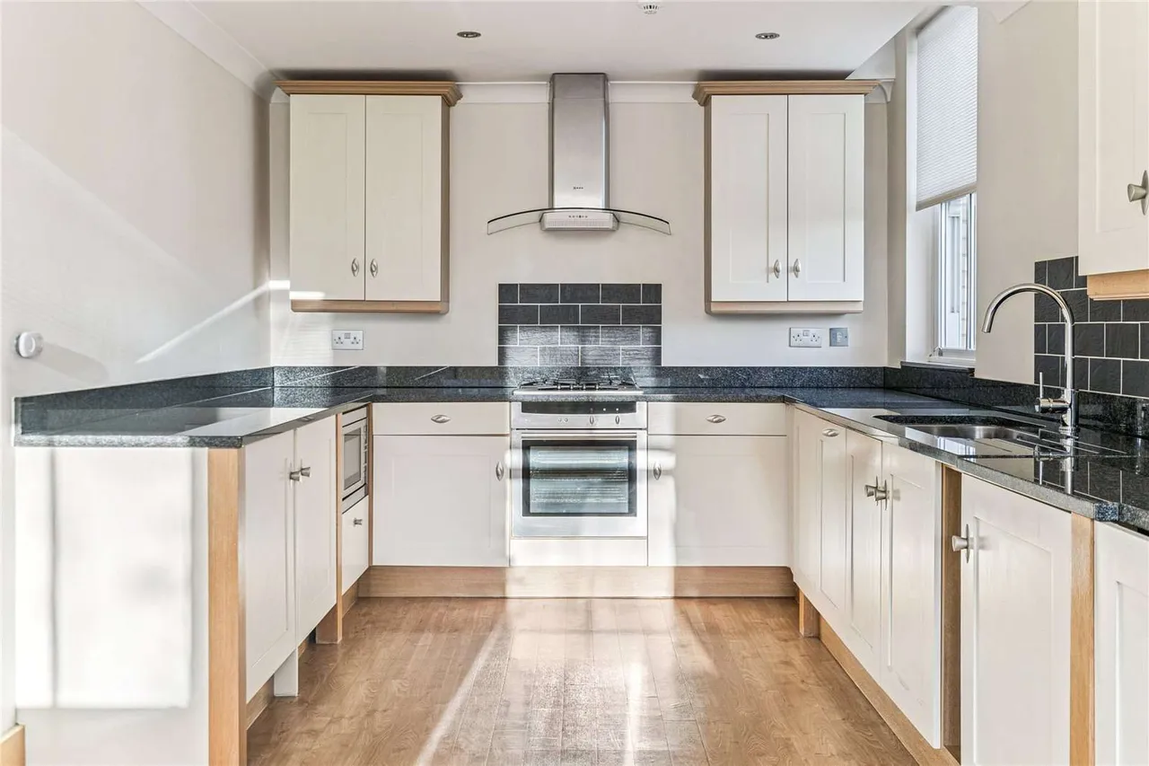 Savill Court 1-3, Fairmile, Henley-on-Thames, Oxfordshire, RG9 2JR, photo 4