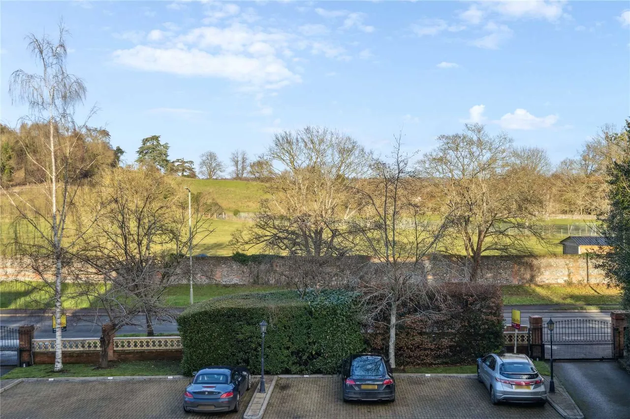 Savill Court 1-3, Fairmile, Henley-on-Thames, Oxfordshire, RG9 2JR, photo 10