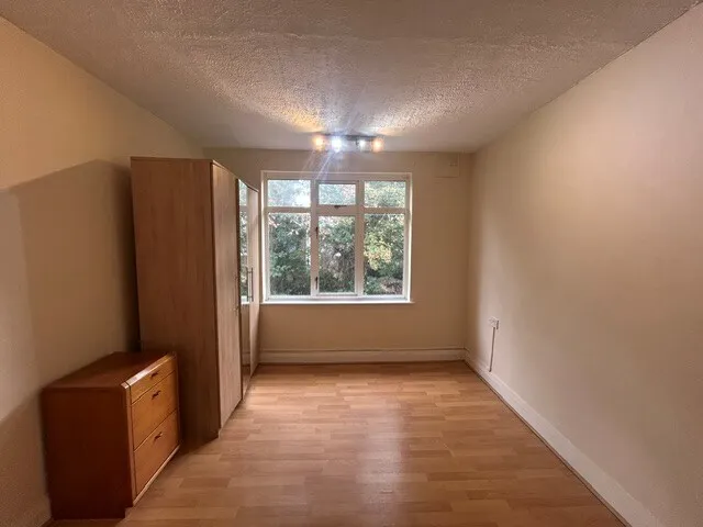 Mill Lane, Chadwell heath, RM6 6TU, photo 4
