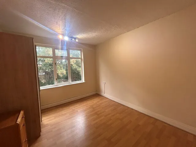 Mill Lane, Chadwell heath, RM6 6TU, photo 3