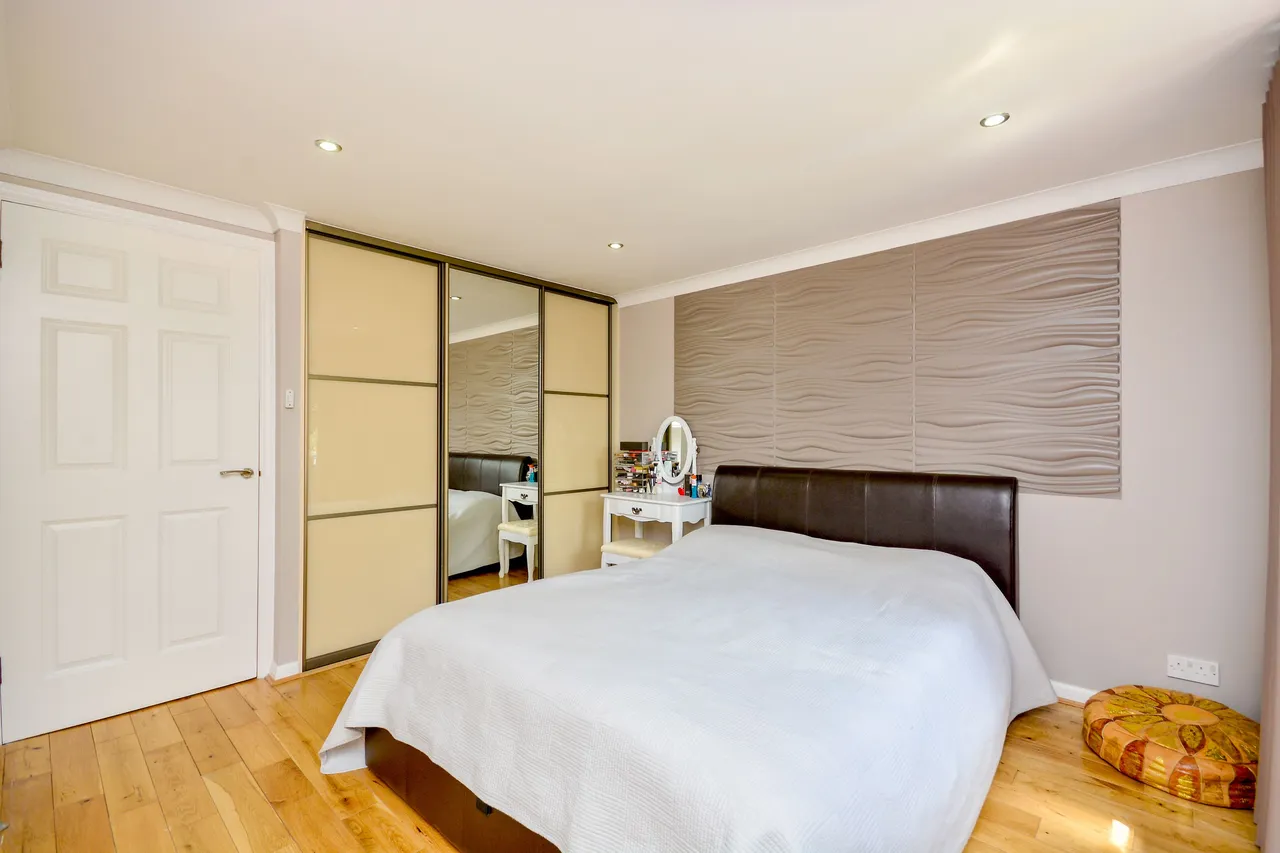 103 Hither Farm Road, London, photo 4