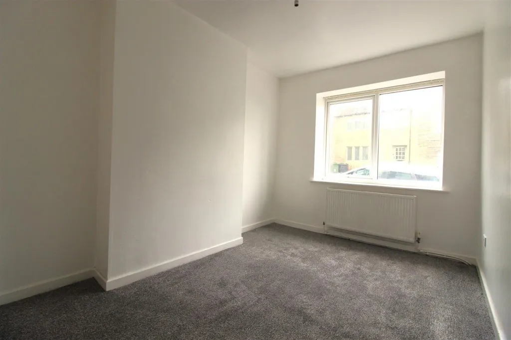 Blackmoorfoot Road, Crosland Moor, HD4, photo 5